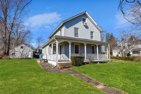 22 Grove St, Portland, CT 06480