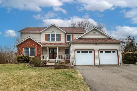 4 Apple Orchard Dr, Danbury, CT 06811