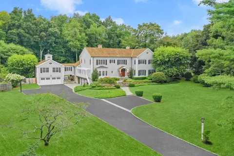 16 Parsons Walk, Darien, CT 06820