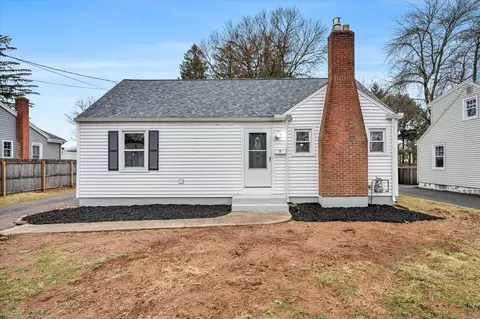 5 Jewell Ave, Cromwell, CT 06416