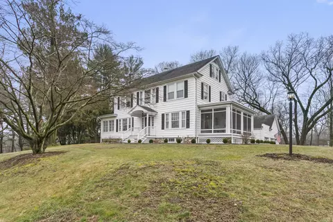 7 Crossland Pl, Norwalk, CT 06851