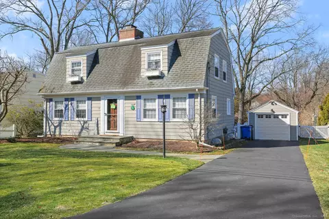 19 Deerfield Dr, Trumbull, CT 06611