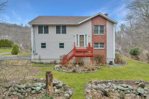 7 Mixville Rd, Prospect, CT 06712