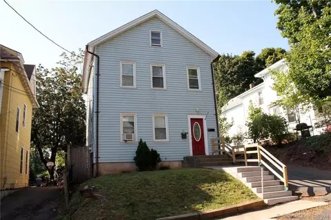 137 Pleasant St, New Britain, CT 06051