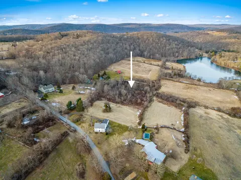 44 Kielwasser Rd # A, Washington, CT 06794