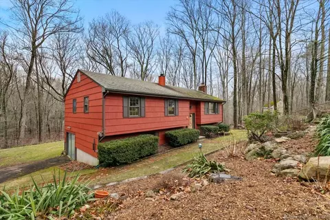 289 Laurelbrook Dr, Guilford, CT 06437