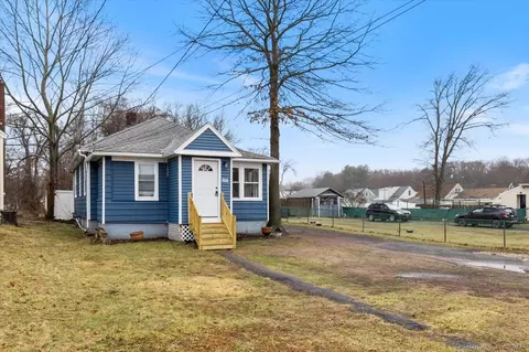 328 Tyler St, East Haven, CT 06512