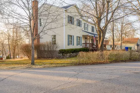 17 Namonee Trl, East Hampton, CT 06424