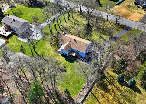 38 Farm View Rd, Monroe, CT 06468