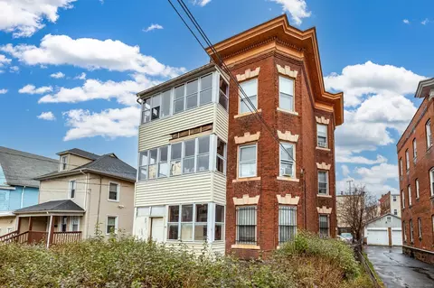 39-41 Standish St, Hartford, CT 06114