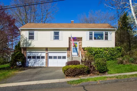 81 Peppermint Ln, Bristol, CT 06010