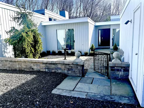 9 Juniper Meadow Rd, Washington, CT 06769