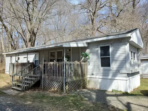 33 Green Acres Park Dr, Westbrook, CT 06498