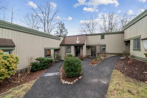 817 Heritage Vlg #B, Southbury, CT 06488