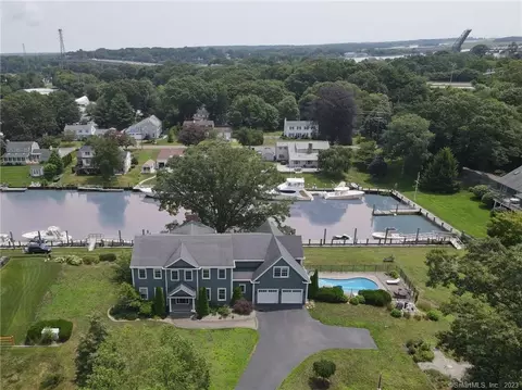 16 Channelside Dr, Old Saybrook, CT 06475