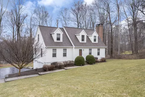9 Crown View Dr, Monroe, CT 06468