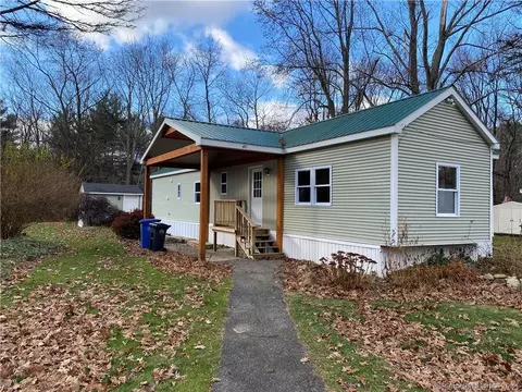 40 Mary Belle Dr, Mansfield, CT 06268