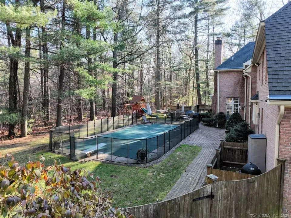 6 Townsend Rd, Farmington, CT 06032 40 Photos Movoto