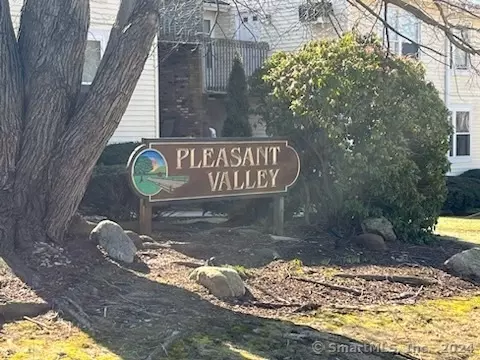 949 Pleasant Valley Rd #7-3, South Windsor, CT 06074