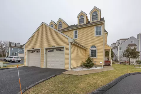101 Madeline Ave #39, Waterbury, CT 06708