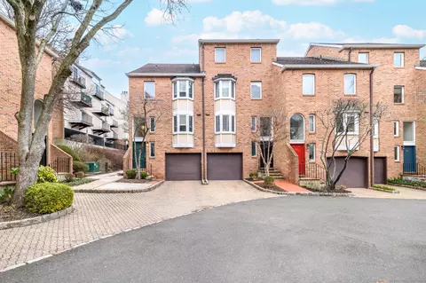 134 Forest St #134, Stamford, CT 06901