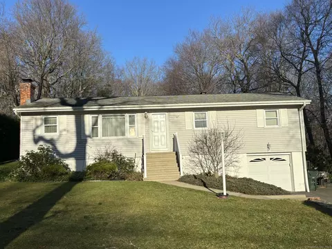 15 Nancy Mae Ave, Prospect, CT 06712