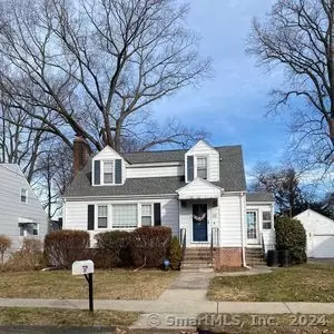 33 Hillside St, West Haven, CT 06516