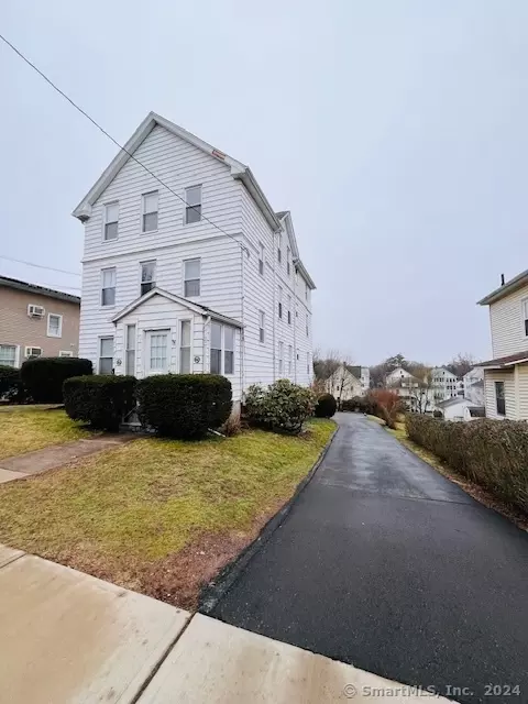 174 Hart St, New Britain, CT 06052