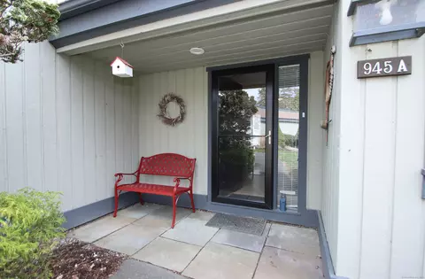 945 Heritage Vlg # A, Southbury, CT 06488
