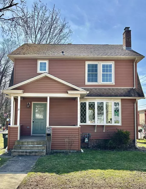 21 Ann St, Meriden, CT 06450