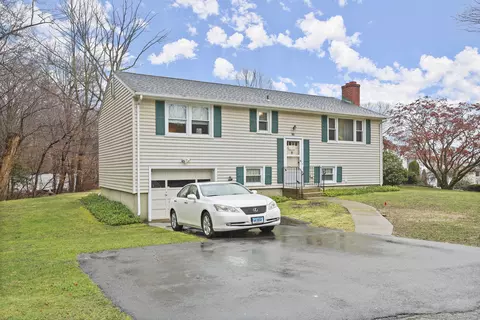 10 Silent Grove Ct, Norwalk, CT 06851