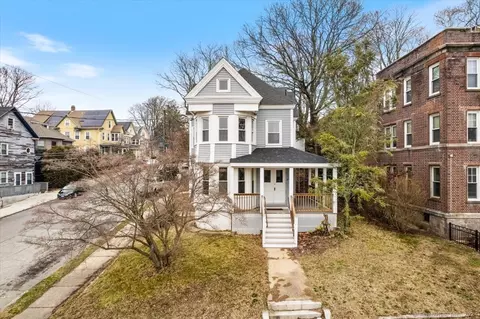 47 West St, New London, CT 06320