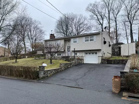 77 Purcell Dr, Danbury, CT 06810