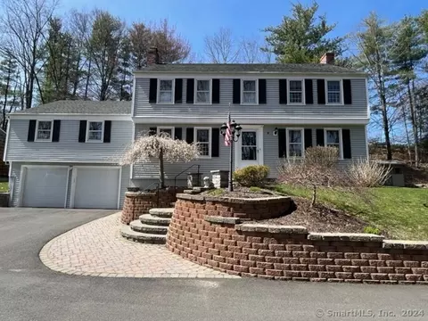 5 Treeborough Dr, West Hartford, CT 06117