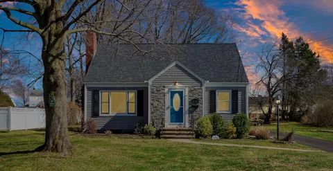 178 Valley Crest Dr, Rocky Hill, CT 06067