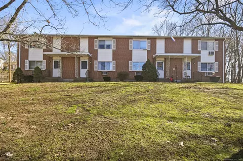 273 Queen St #7B, Southington, CT 06489