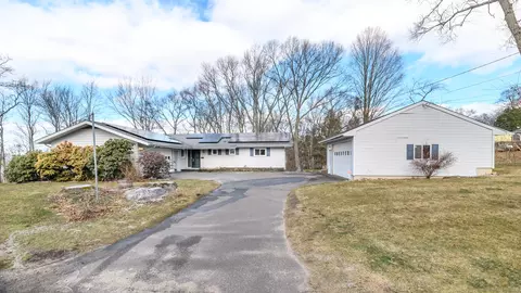 82 Brackenridge Dr, Waterbury, CT 06706