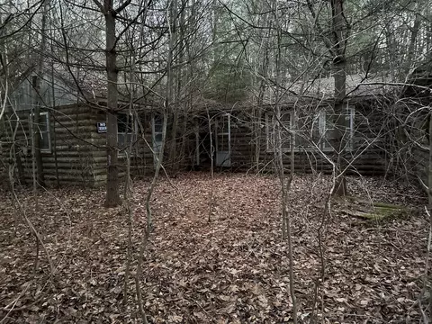 10 Crystal Pond Rd, Woodstock, CT 06282