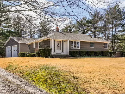 417 City Hill St, Naugatuck, CT 06770