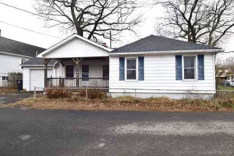 35 Grand St, Milford, CT 06460