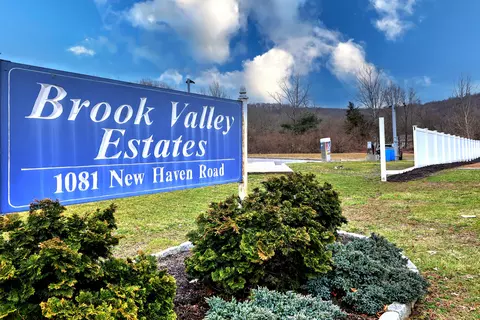 1081 New Haven Rd #4D, Naugatuck, CT 06770