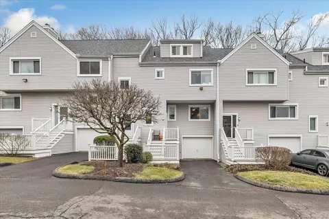 37 Country Pl #37, Shelton, CT 06484