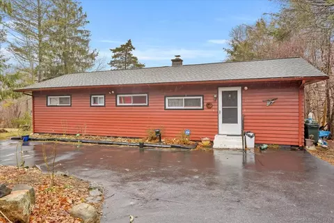 21 N High St, Clinton, CT 06413