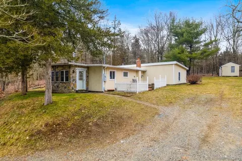 17 Polly Rd, Preston, CT 06365