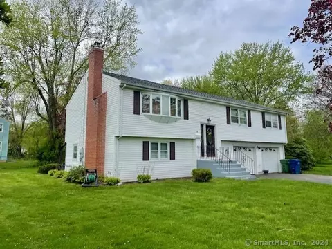 5 Stratford Ct, Windsor, CT 06095