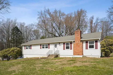 273 Beacon Hill Rd, Trumbull, CT 06611