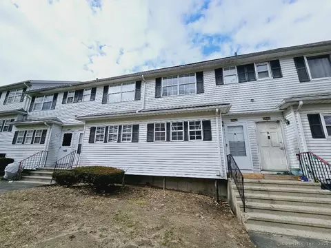 94 Angel Dr #C, Waterbury, CT 06708