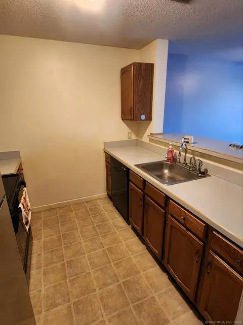 209 Judd Sq #209, Wallingford, CT 06492