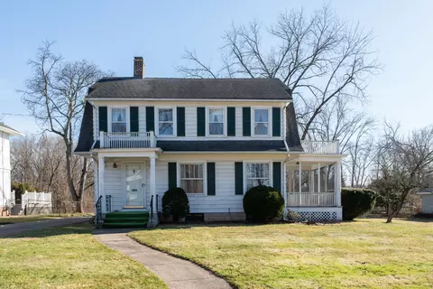 53 Oakland Rd, Southington, CT 06489