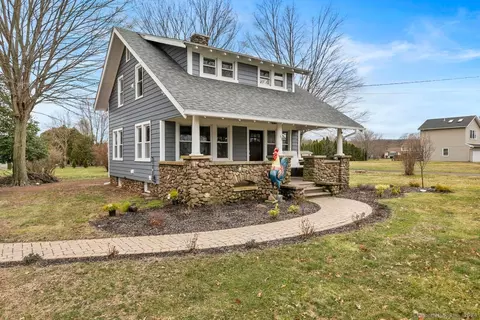 118 Arrowdale Rd, North Haven, CT 06473